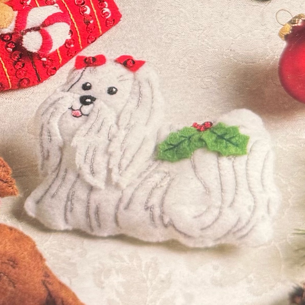 BUCILLA Santa Paws 6 Piece Felt Ornament Craft Kit 85462 Dogs/ Puppies Craft NWT - Picture 4 of 16